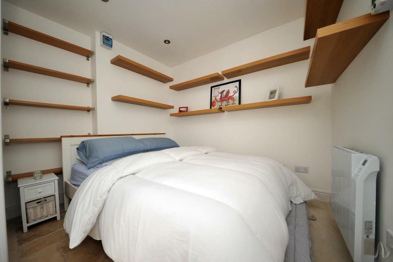 The Manse 6 Bedroom Holiday * Swansea