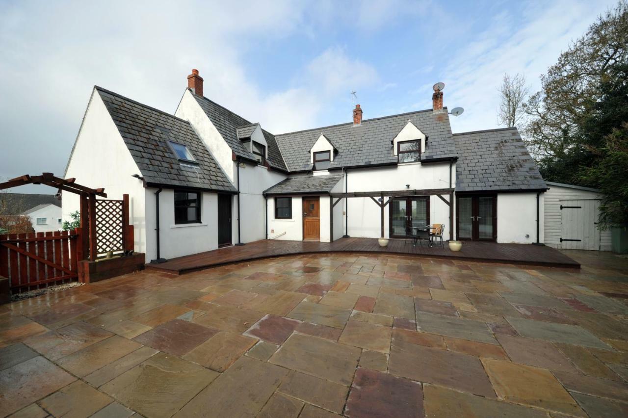 The Manse 6 Bedroom Holiday * Swansea