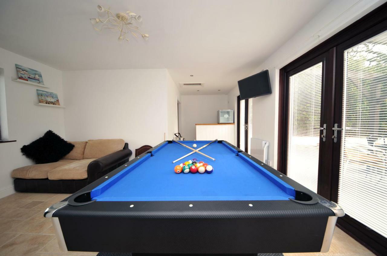 The Manse 6 Bedroom Holiday * Swansea